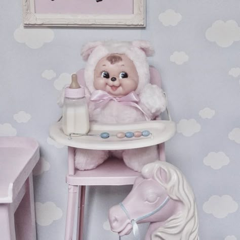 Melanie Martinez Vibes, Melanie Martinez Mad Hatter, Rushton Dolls, Rushton Toys, Melanie Core, Melanie Martinez Core, Melanie Martinez Aesthetic, Baby Aesthetic, Bday Party Theme