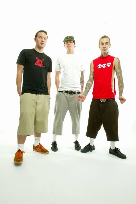 Blink 182 2000s, Pop Punk Outfits Men, Blink 182 Outfit, Skater Boy Outfits 90s, Pop Punk Style, Pop Punk Outfits, Punk Outfits Men, Punk Fashion Men, 90s Men Fashion