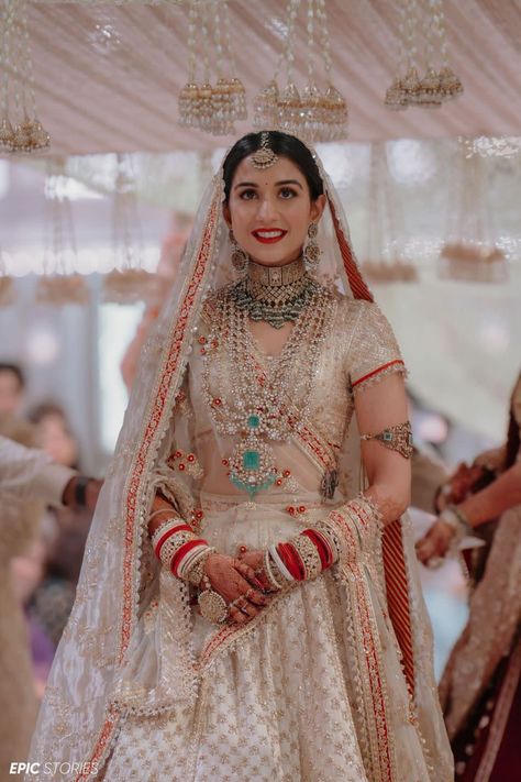 Exclusive: See New Photos of Anant Ambani and Radhika Merchant's Opulent Wedding Radhika Merchant Wedding Outfits, Radhika Merchant Wedding Look, Isha Ambani Wedding, Radhika Merchant Wedding, Mayon Dresses, Ambani Wedding, Radhika Merchant, Anant Ambani, Best Indian Wedding Dresses