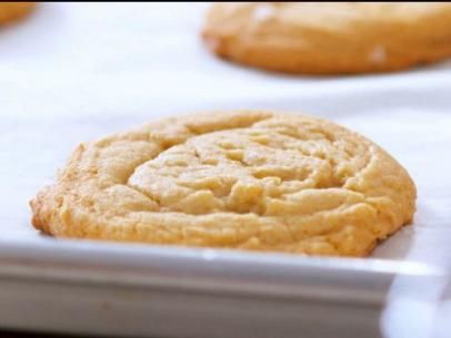 Honey Cookies Recipe, Trisha Yearwood Recipes, Brown Butter Cookies, Honey Cookies, Butter Honey, Trisha Yearwood, Dipped Cookies, Delicious Cookies, Bar Cookies