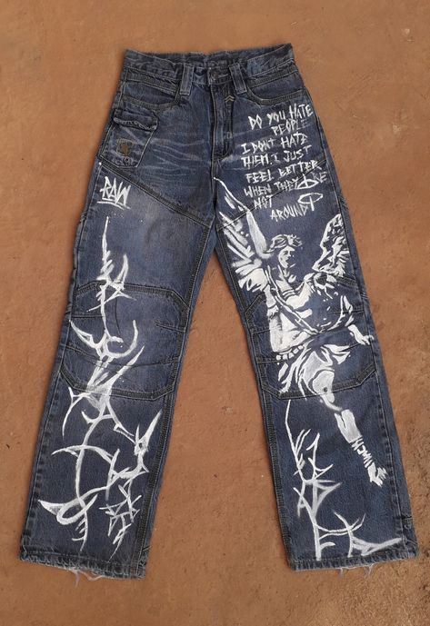 Pants With Bleach Design, Bleach Pants Design Grunge, Bleach Jeans Design, Custom Pants Paint, Clothing Flips, Cool Graffiti Art, Customized Pants, Goth Jeans, Diy Y2k