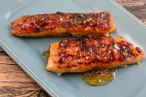 Red Pepper Jelly Recipe, Delish Dinners, Red Pepper Recipes, Dinner Board, Pepper Jelly Recipes, 30seconds Food, Asian Salmon, Red Pepper Jelly, Salmon Glaze Recipes