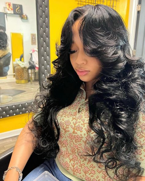 Weave With Curtain Bangs, Birthday Wig Hairstyles Curly, Classy Hairstyles, Weave Styles, Woman Hair, Classy Girl, Voluminous Hair, Quick Weave, Dope Hairstyles