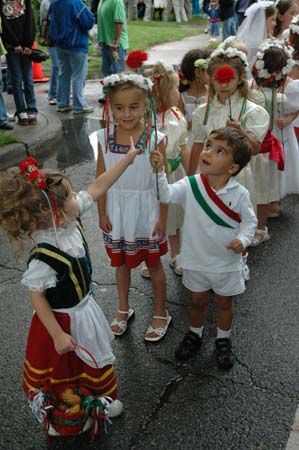 Italian Festa Kids Italy Culture, Street Festival, Italian Street, Italian Life, Italian Traditions, Italian Heritage, Italian Culture, Italian Language, We Are The World