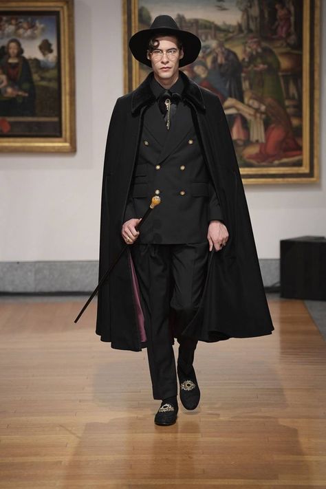 Dolce & Gabbana Alta Sartoria Channels Regal Booksmart Style with Pre-Fall '20 Collection Mens Cape, Winter Cape, Knowledge And Wisdom, Gentleman Style, Fantasy Fashion, Suit Fashion, Pre Fall, Costume Design, Aesthetic Clothes