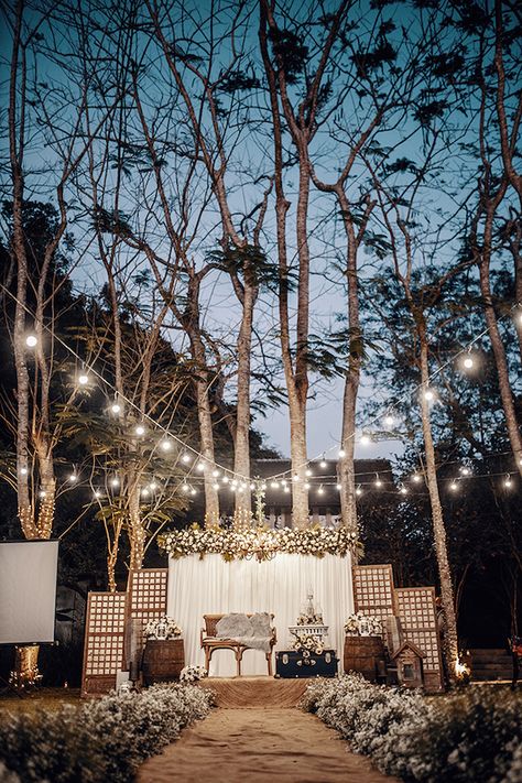 Filipino Rustic Wedding, Filipiniana Wedding Theme Backdrop, Pinoy Wedding Ideas, Filipiniana Wedding Backdrop, Wedding Filipiniana Theme, Filipino Themed Wedding Reception, Filipiniana Birthday Theme, Filipiniana Wedding Reception, Modern Filipiniana Wedding Theme Reception