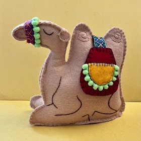 Camel Craft, Diy Christmas Snowflakes, Nativity Creche, Diy Nativity, The Nativity, Wool Art, Wool Projects, Felt Decorations, Christmas Nativity