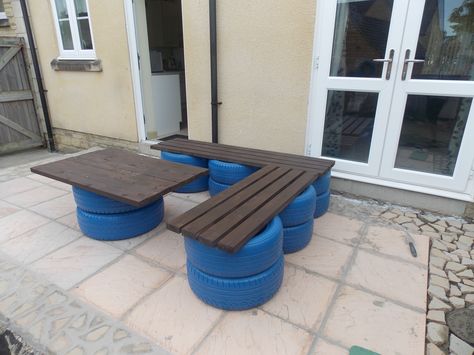 My Bench And Table Made Of Tyres And Wood Tyre Garden Bench, Tire Bench, Kursi Ban, Repurposed Tire, Tire Table, Diy Garden Decor Projects, Outdoor Restaurant Patio, Tire Furniture, Tire Garden