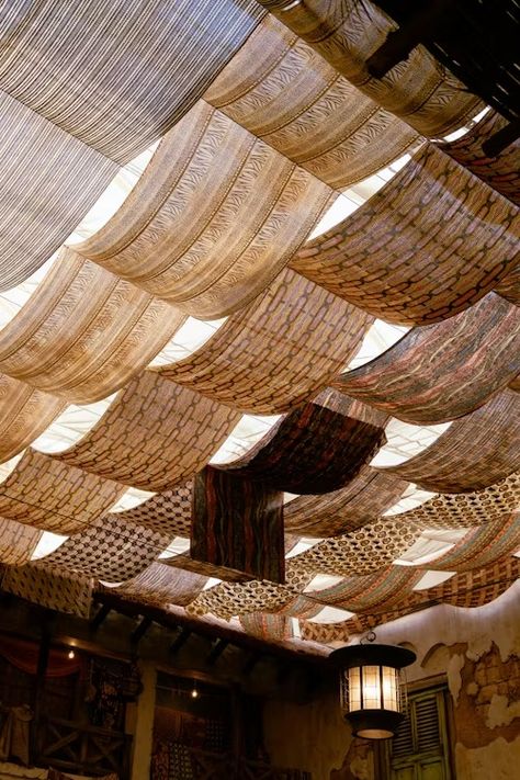 A room with a ceiling made of woven material photo – Free Usa Image on Unsplash Ceiling Ideas With Fabric, Woven Ceiling, Stretch Fabric Ceiling, Wallpaper Website, Texture Background Hd, Fabric Ceiling, Motion Lights, Dream Hotels, Jute Fabric