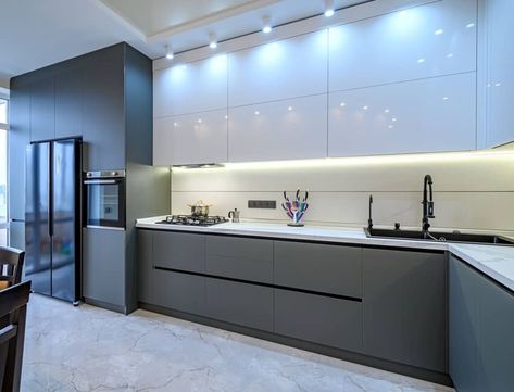 Dark And White Kitchen Cabinets, White And Dark Gray Kitchen, Gray Colour Kitchen Design, Dark Grey And White Kitchen Cabinets, Modern Spacious Kitchen, Dark Grey White Kitchen, Kitchen Grey And White Cabinets, Grey Tiles White Kitchen, White And Gray Kitchen Ideas Modern