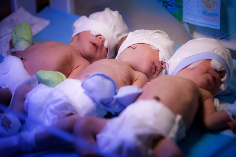 Premium Photo | Newborn triplets baby are under the device with ultraviolet radiation in the maternity hospital Triplets Babies Newborns, Mum Goals, Ellie Miller, Newborn Triplets, Toddler Boy Room Decor, Triplet Babies, Maternity Hospital, Dream Future, Ultraviolet Radiation