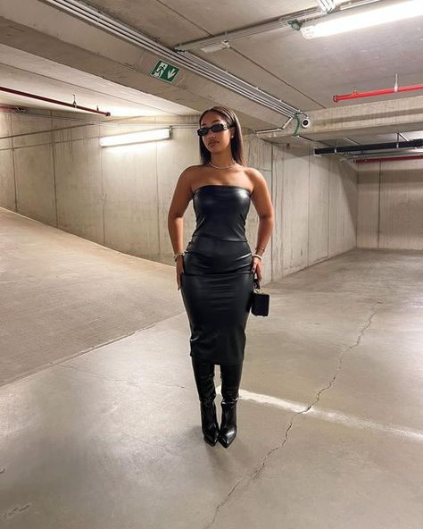 Tube Dress With Boots, Strapless Leather Dress Outfit, Tube Top Dress Outfit, Black Tube Dress Outfit, Point Toe Heels Outfit, Strapless Dress Outfit, Strapless Leather Dress, Black Dresses With Boots, 30th Photoshoot