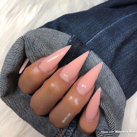 Discovered by SDash. Find images and videos on We Heart It - the app to get lost in what you love. Nude Stilletos Nails, Nude Pointy Nails, Stiletto Nude Nails, Black Pointy Nails, Sharp Stiletto Nails, Acrylic Nails Pointy, Fake Nails Shape, Nude Stiletto Nails, Pointy Acrylic Nails