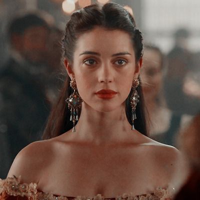 reign icons | Tumblr Mary Stuart Reign, Queen Mary Reign, Mary Reign, Adelaide Kane Gif, Walburga Black, Marie Stuart, Reign Mary, Reign Fashion, Beautiful Brunette