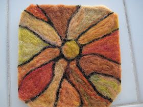 kaystir: Flat Needle felting tutorial Felting Painting, Wool Felt Coasters, Felting Tutorial, Needle Felting Tutorial, Felt Cushion, Wool Felt Projects, Felt Coasters, Felted Wool Crafts, Pallet Christmas