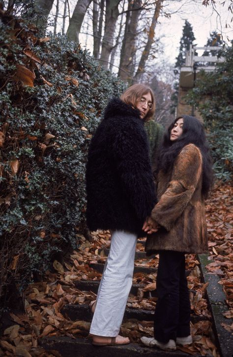 John Lennon Fashion, John Lennon Birthday, John Lennon And Yoko Ono, Beatles Fashion, John Lennon Yoko Ono, Vogue British, John Lennon And Yoko, Wall Of Sound, Yoko Ono