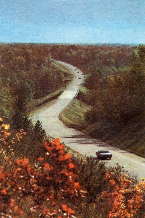 70swomen National Geographic Photography, Vintage Landscape, Nature Aesthetic, Pretty Places, In The Mountains, Vintage Photography, Pretty Pictures, National Geographic, Photography Inspiration