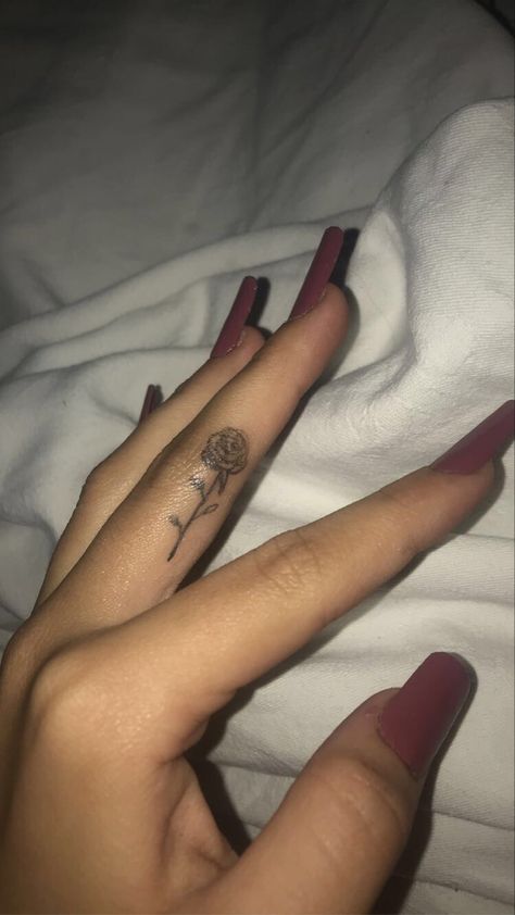 Between Finger Tattoos For Women, Hidden Finger Tattoo, Middle Finger Tattoo, Side Finger Tattoos, Inside Finger Tattoos, Finger Tattoos Words, Middle Finger Tattoos, Small Henna Designs, Thumb Tattoos