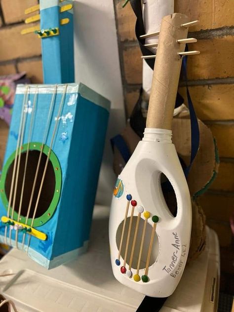 Recycle Instruments, Musical Instruments Project, Home Made Instruments For Kids, Diy Instruments For Kids, Instrumentos Musicales Reciclados, Diy Instruments Projects, Music Instruments Diy, Instrument Craft, Homemade Musical Instruments