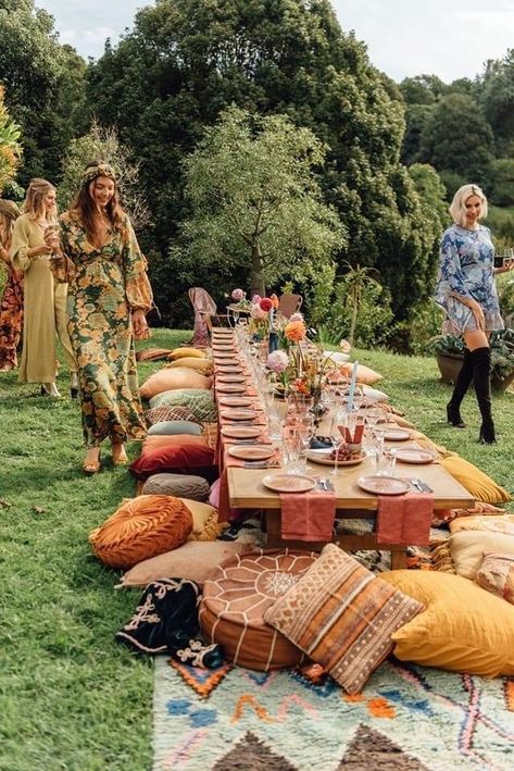 Backyard Dinner Party, Picnic Inspiration, The Lake House, Lucid Dream, Garden Picnic, Picnic Birthday, Boho Picnic, Boho Garden, Tarot Reader