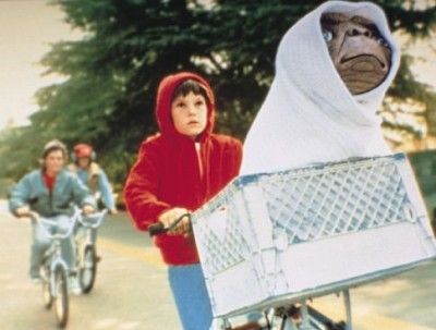 E.T. The Extra Terrestrial Movie Character Halloween Costumes, E.t Movie, Character Halloween Costumes, Classic Movie Characters, Henry Thomas, 80s Tv, Extra Terrestrial, 80s Movies, Al Pacino