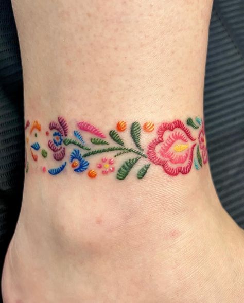 Cute Mexico Tattoo, Simple Mexican Tattoo Ideas, Mexican Flower Embroidery Tattoo, Mexican Tattoo Aesthetic, Mexican Design Tattoo, Orange Tattoo Color, Cute Mexican Tattoos, Mexico Flower Tattoo, Embroidered Tattoo Ideas