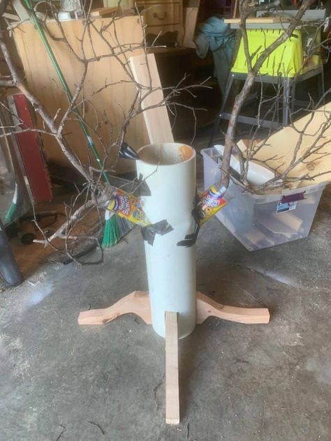 Tree Branch Diy Projects, Paper Mache Tree Trunk, Diy Faux Tree Branches, Paper Mache Tree Diy, Paper Mache Tree On Wall, Diy Fake Tree, Making A Tree, Faux Tree Branches, Diy Halloween Tree