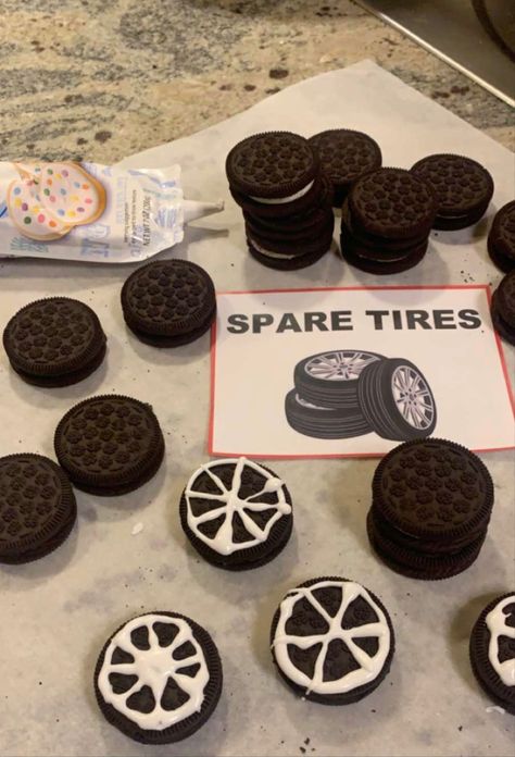 Race Car Theme Treats, Hot Wheels Desserts, F1 Party Food, Fast And Furious Decorations, F1 Themed Snacks, F1 Food Ideas, Two Fast Birthday Snacks, Monster Truck Party Snacks, Monster Truck Desserts