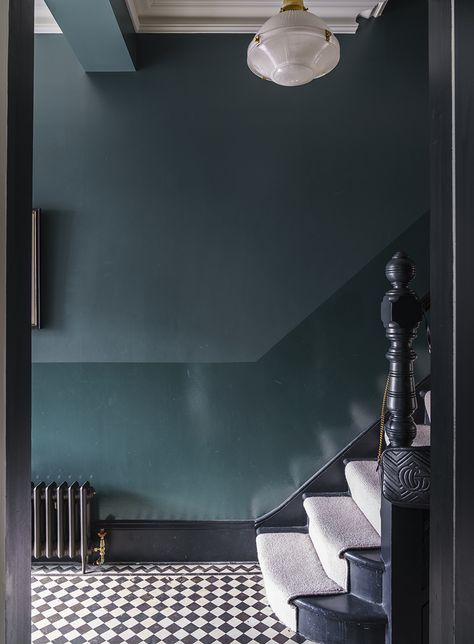 12 Hallway paint ideas for an elegant entryway - The English Home Hallway Paint Ideas, Farrow And Ball Inchyra Blue, Dark Staircase, Hallway Paint, Inchyra Blue, Wimborne White, Skimming Stone, Oval Room Blue, Mad About The House