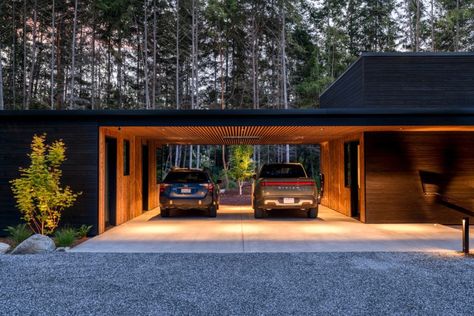 Orcas House | Shou Sugi Ban Portfolio | Nakamoto Forestry Home Car Garage Ideas, Garage Package House, Exterior House Ideas Modern, Modern Garage Exterior, Carport Designs Attached To House, Modern House Design With Garage, Garage House Design, Garage Exterior Ideas, Garage Home Ideas