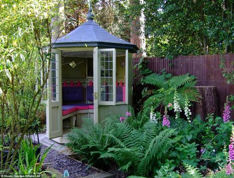 Octagonal Summer House, Summer House Garden, Cottage Garden Design, Cottage Style Homes, Backyard Sheds, Luxury Garden, She Sheds, Garden Buildings, Small Gardens