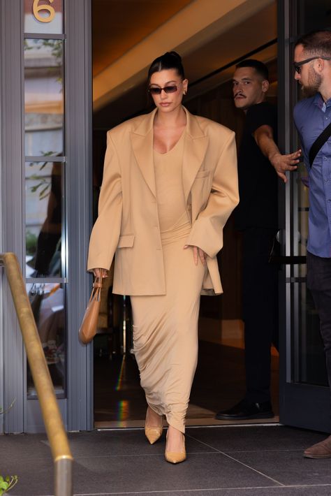 From Sheer Lace Catsuits to Phoebe Philo, Hailey Bieber Proves Her Maternity Style Has Range Phoebe Philo, Maternity Style, Celebrity Maternity Style, Modern Maternity, Maternity Chic, Pregnant Celebrities, Bump Style, June 2024, Hailey Bieber