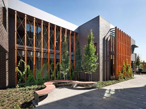 Trellis Design Architecture, Commercial Building Architecture Design, Museum Facade Design, Green Facade Design, School Facade Design, Office Architecture Design, Factory Landscape, Cable Trellis, School Facade