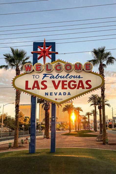 America Las Vegas, Vegas Vision Board, Las Vegas Vision Board, Vegas Vibes Aesthetic, Nevada Las Vegas, Las Vegas Nevada Aesthetic, Las Vegas Sign Aesthetic, Las Vegas Sign Tattoo, Las Vegas Aesthetic Wallpaper