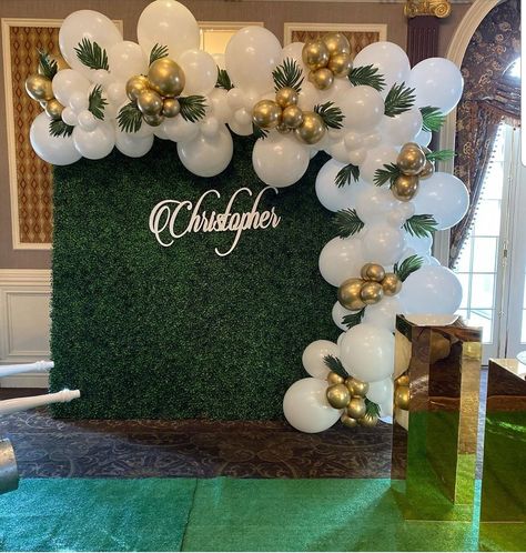 Green Brunch Decor, Green Balloons Decoration, Derby Party Ideas, Kentucky Derby Party Ideas, Decoration Communion, Kentucky Derby Themed Party, Green Balloons, Idee Babyshower, Communion Decorations