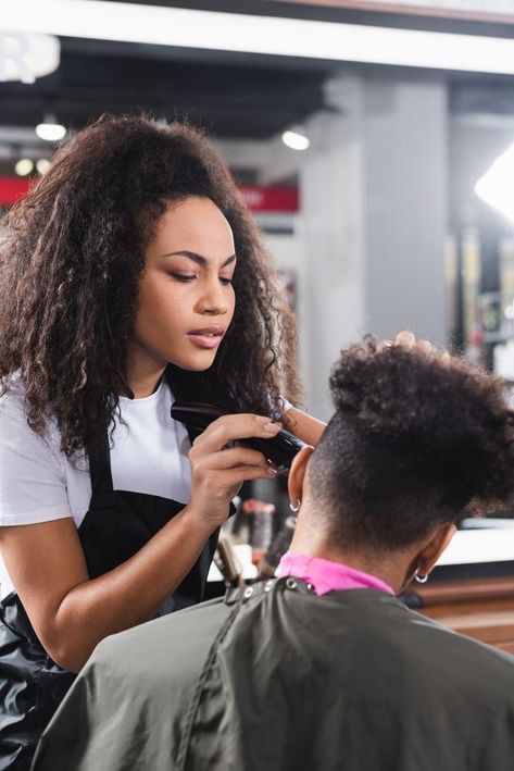 People Doing Hair In A Salon, Hairstylist Career, Black Hair Stylist, Hair Dressers, Lifestyle Headshots, Haircut Salon, Body References, Independence Mo, Best Jobs