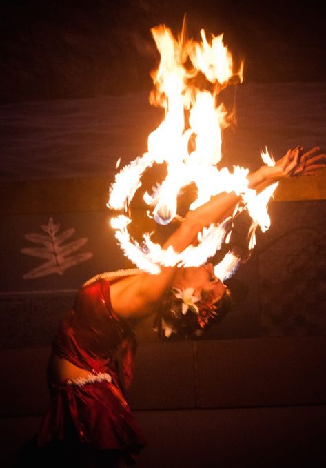 Fire Performer, Fire Spinning, Dragon Staff, Fire Play, Aries Birthday, Fire Fans, Fire Dancer, Birthday Shoot, Flow Arts