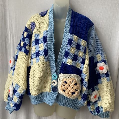 thee hawtie on Twitter: "i love making strawberry shortcake cardigans https://t.co/ktJuFswN1w" / Twitter Cardigan Design Pattern, Crochet Outfit Ideas, Crochet Pins, Strawberry Sweater, Crochet Cardigan Tutorial, Jacket Crochet, Handmade Cardigan, Patchwork Cardigan, Mode Zara