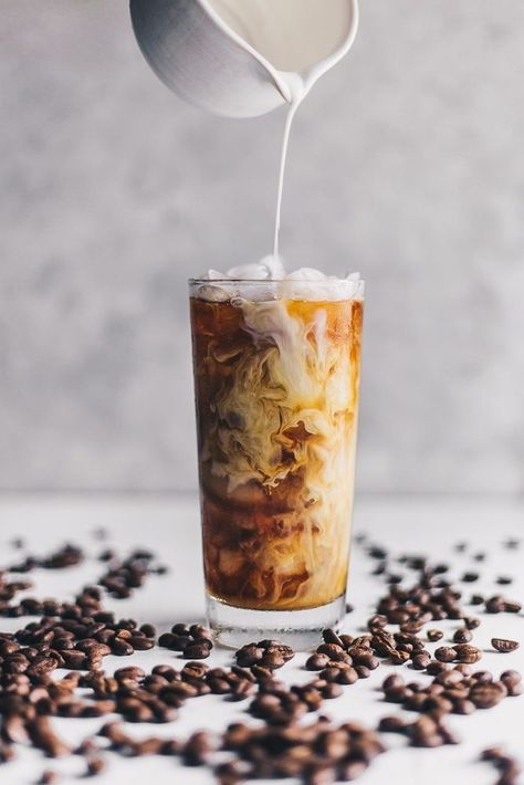 Food Styling Breakfast, Homemade Cashew Milk, Cold Brew Recipe, Cashew Milk, Coffee Photos, Coffee Photography, Aesthetic Coffee, Cold Brew Coffee, Coffee Cafe