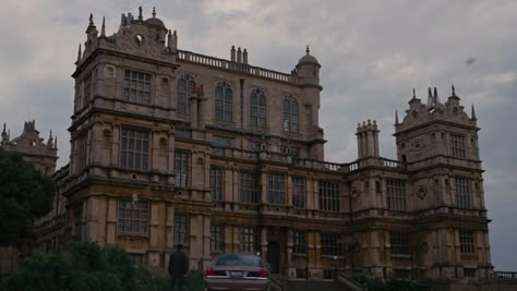 Bruce Wayne Mansion, Wayne Manor Aesthetic, Batman Mansion, Bruce Wayne Aesthetic, Wayne Aesthetic, Manor Aesthetic, Batman Aesthetic, Dc Oc, Wayne Manor