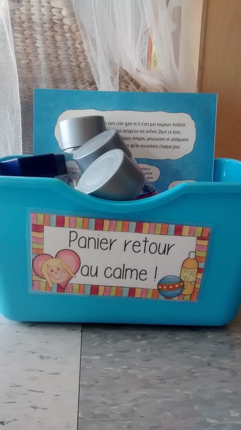 Hier après-midi, madame Francesca a fait des petites mises en scène pour nous démontrer que nous vivons chaque émotions d'une intensité d... Home Daycare Ideas, Emotion Chart, French Teaching Resources, Colors And Emotions, Social Emotional Skills, Emotional Skills, Teaching French, Baby Gym, Preschool Classroom