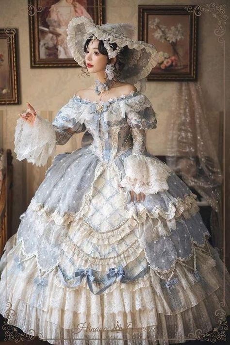 Renisance Dresses, Victorian Dresses Aesthetic, Tone Rion, 1700s Dresses, Victorian Outfit, Victorian Ball Gowns, Duchess Dress, Victorian Era Dresses, Baroque Dress