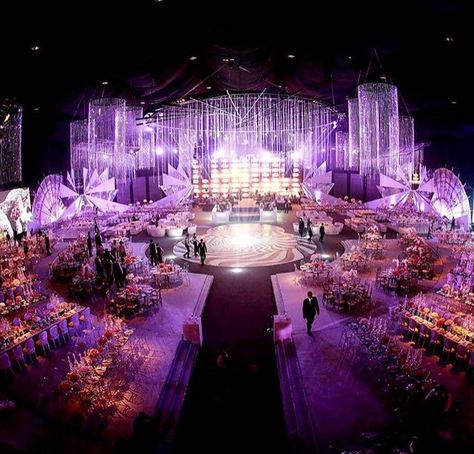 Expensive Wedding Venues, Strange Decor, Lights Hanging, Wedding Giveaways, Wedding Expenses, Wedding Hall, Wedding Organization, Decor Birthday, Wedding Stage