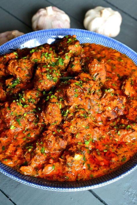 Garlic Tandoori Masala Meatballs – Kaluhi's Kitchen Meatball Recipes Easy, Tandoori Masala, Mutton Recipes, Egg Curry, Curry Recipes Indian, Mince Recipes, Curry Dishes, Meatballs Recipe, Bon Appetite