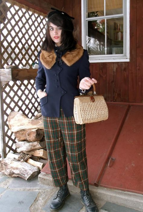 Funky "Teddy Girl" Inspired look from Sweetheart of the Rodeo Fashion By Decade, Sweetheart Of The Rodeo, Rodeo Outfit, The Olsen Twins, Teddy Girl, School Uniform Outfits, Teddy Boys, Olsen Twins, Mary Kate