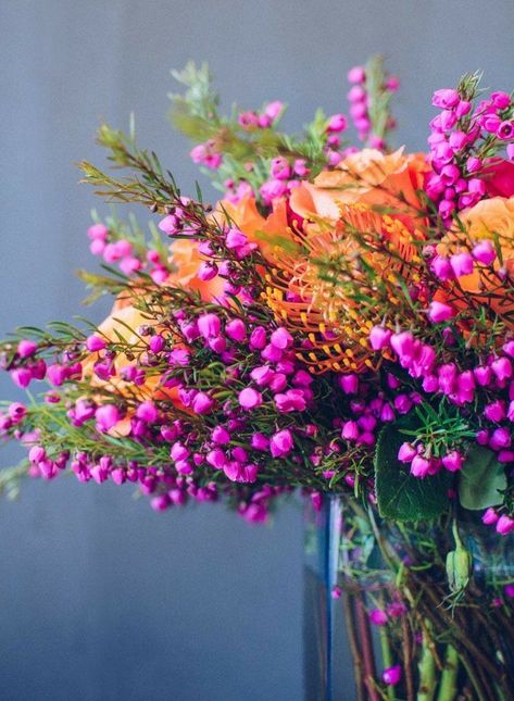 Flowers In Vases, Rose Floral Arrangements, Clear Glass Vase, Beautiful Flower Arrangements, Orange Roses, Pink Blossom, Beautiful Blooms, The Landscape, Love Flowers