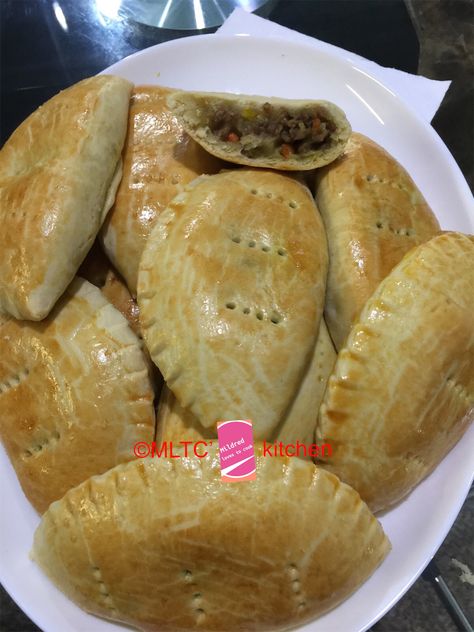 Nigerian Meat Pie, Nigerian Recipes, West African Countries, Popular Snacks, Nigerian Food, Flaky Crust, Meat Pie, Baking Flour, African Countries