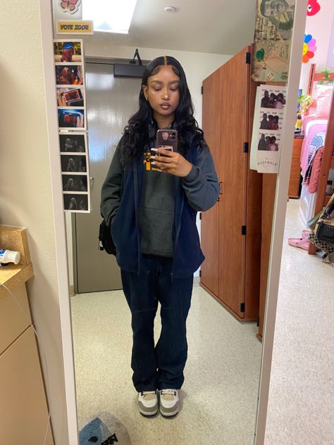 Stockholm Fashion Black Women, Dress Down Day School Outfit, Skirt Streetwear Outfit, First Day Of Class Outfit College, Simple Fits For School, Pretty Outfits For School, Simple School Outfits, Purple Shirt Outfit, Tiktok Outfit Ideas