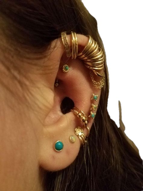 Jóias Body Chains, Trending Earrings, Conch Piercing Jewelry, Daith Piercing Jewelry, Jewelry Traditional, Cool Ear Piercings, Pretty Ear Piercings, Jewelry For Girls, Cool Piercings