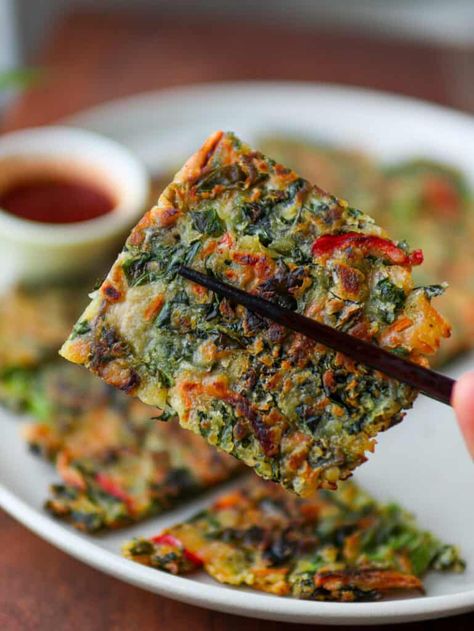 Korean Pankace Recipe, Yachaejeon Recipe, Japanese Vegetable Recipes, Crispy Korean Pancake Recipe, Korean Cheesy Potato Pancakes, Japanese Vegetable Pancake Recipe, Korean Vegetable Pancakes, Korean Vegetable Pancakes Recipes, Korean Veggie Pancake